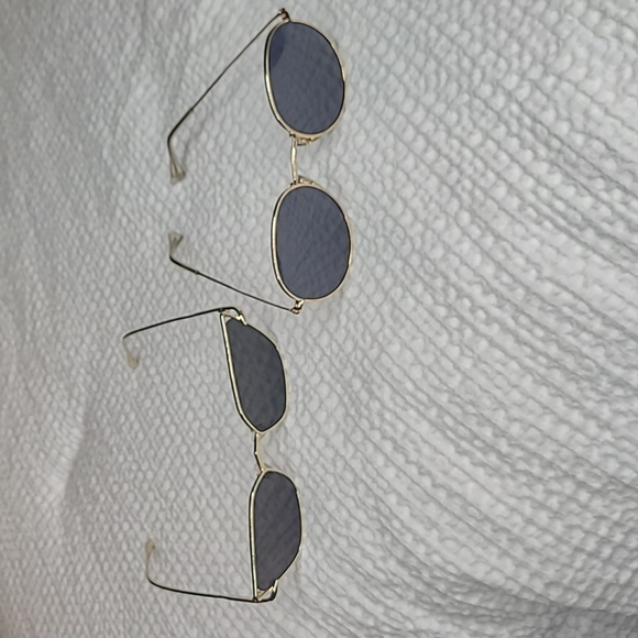 Two Sun glases - Picture 5 of 5
